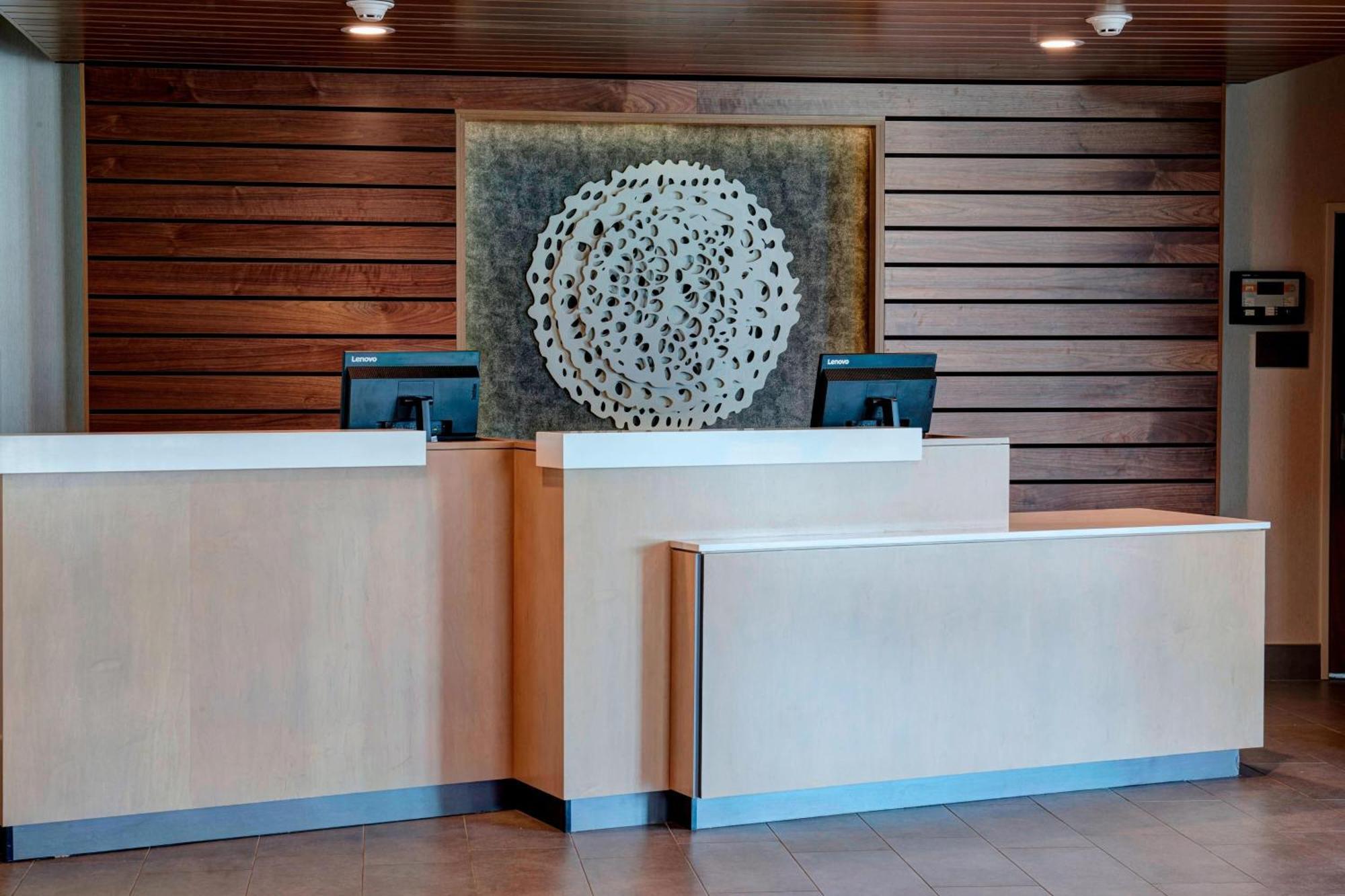 Fairfield & By Marriott Columbus, In 3*